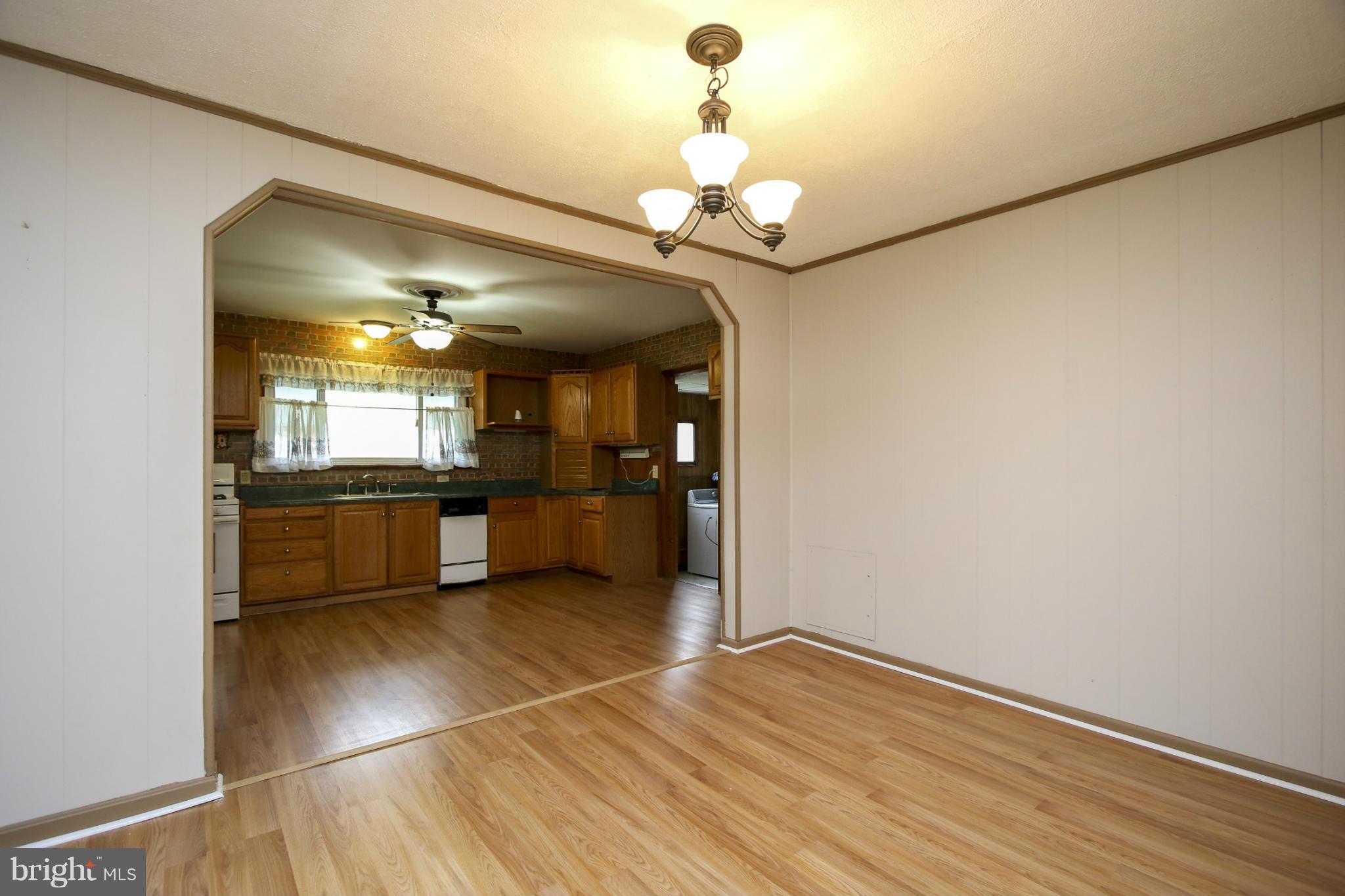 8227 Longpoint Road Baltimore, MD 21222 - Photo 8 of 20 Interior (General)