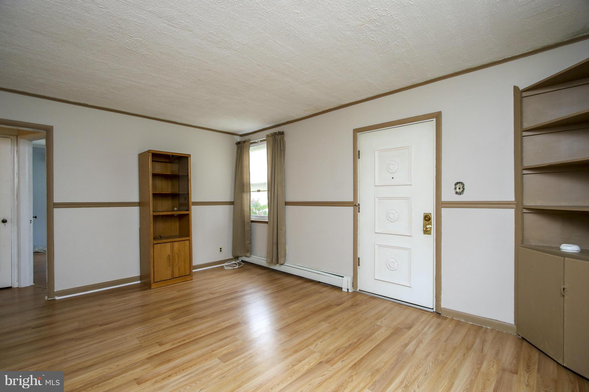 8227 Longpoint Road Baltimore, MD 21222 - Photo 9 of 20 Interior (General)