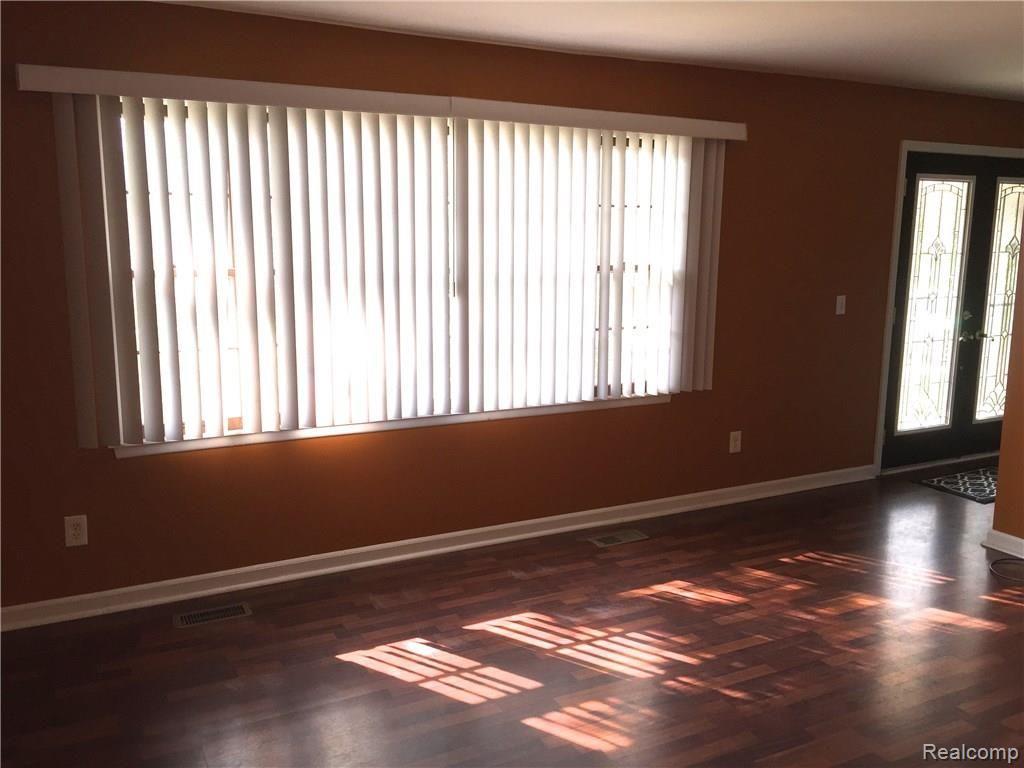 54452 Mound Road Utica, MI 48316 - Photo 15 of 34 IMG_4479.JPG