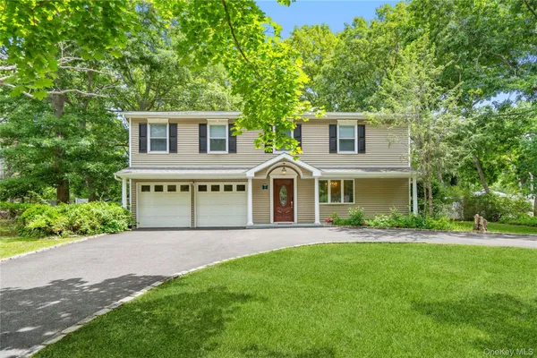 $599,000 | 31 Artist Lake Boulevard, Middle Island, NY 11953