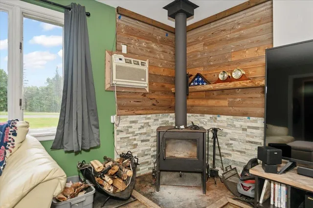 $294,900 | 109 Highway 61 West, Esko, MN 55733