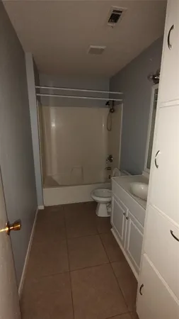$1,500 | 4513 Avenue P 1/2, Unit 4, Galveston, TX 77551