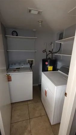 $1,500 | 4513 Avenue P 1/2, Unit 4, Galveston, TX 77551