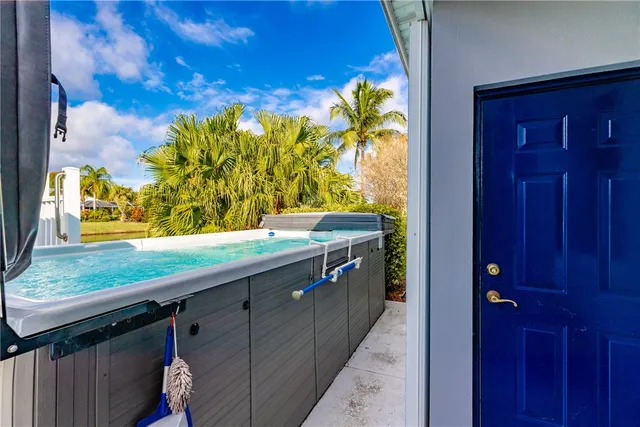 $475,000 | 1035 Quail Court Southwest, Vero Beach, FL 32968