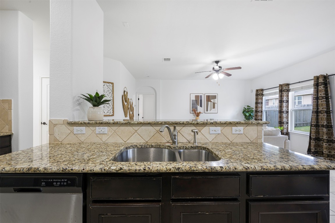 1812 Hidden Springs Path Round Rock, TX 78665 - Photo 13 of 39 a view of a kitchen counter top space