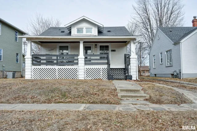 $124,900 | 909 West Park Boulevard, Taylorville, IL 62568