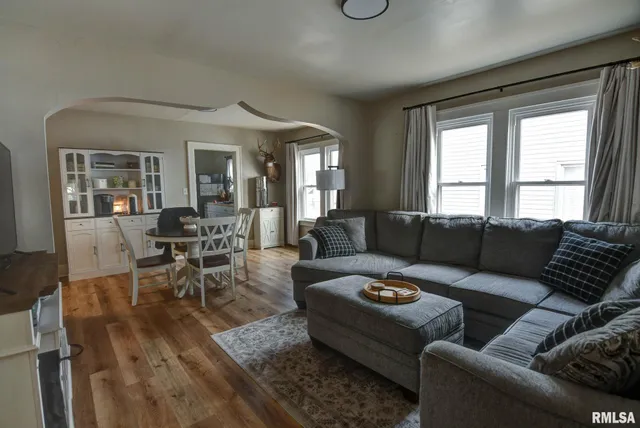 $124,900 | 909 West Park Boulevard, Taylorville, IL 62568