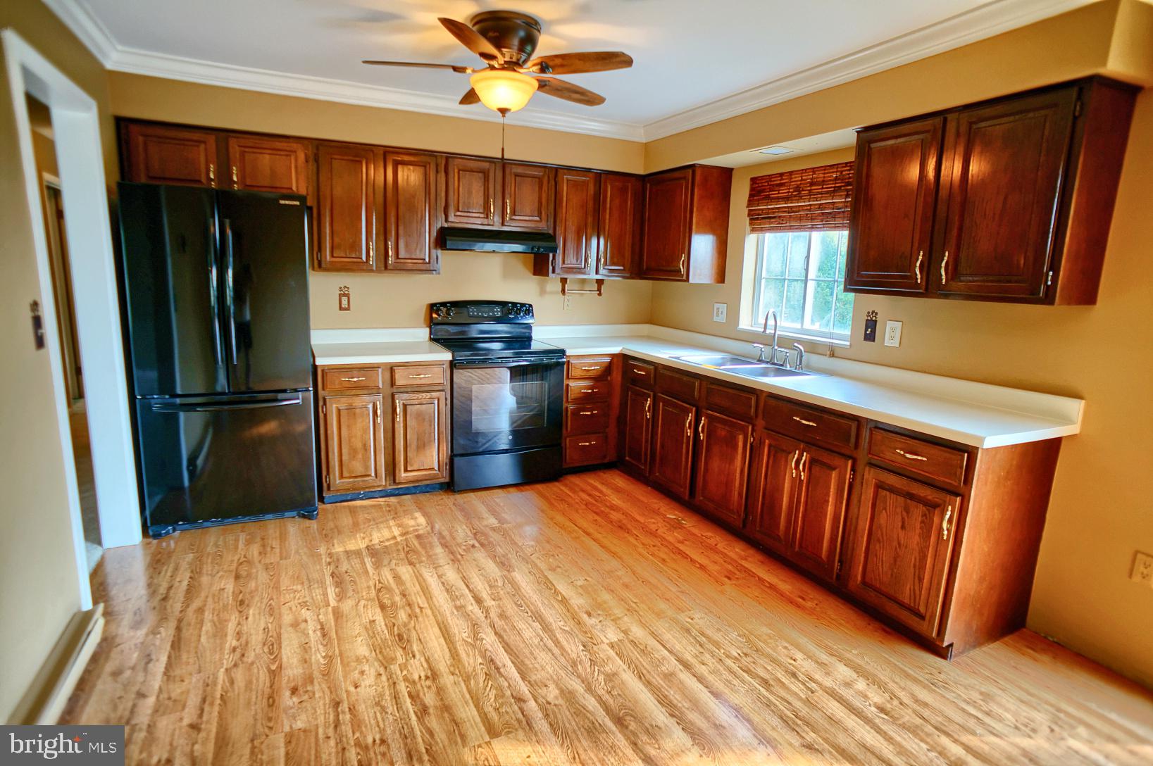 2733 Colonial Road Harrisburg, PA 17112 - Photo 8 of 19 Gallery Image 8