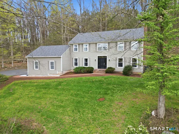 $850,000 | 11 Cricket Lane, Avon, CT 06001