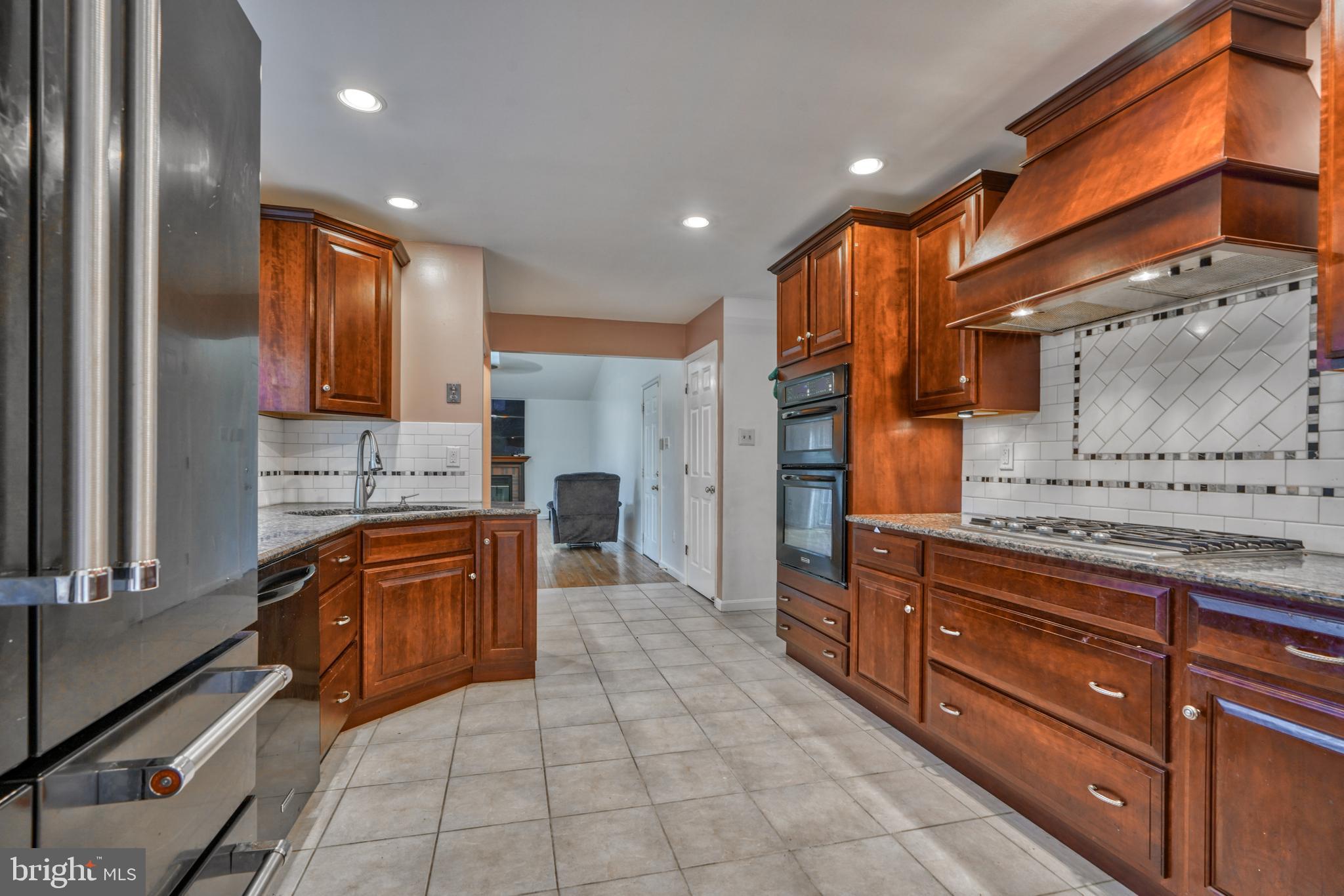 3155 Raintree Road York, PA 17404 - Photo 18 of 47 Beautiful Open Kitchen
