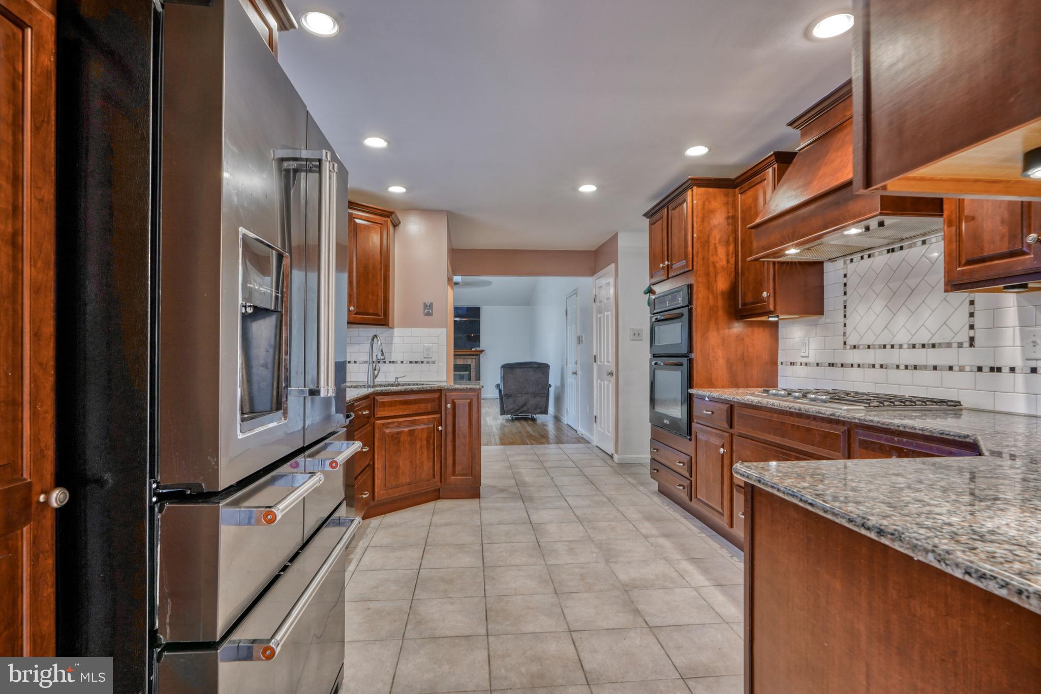 3155 Raintree Road York, PA 17404 - Photo 19 of 47 Beautiful Kitchen w/Stainless Steel Appliance
