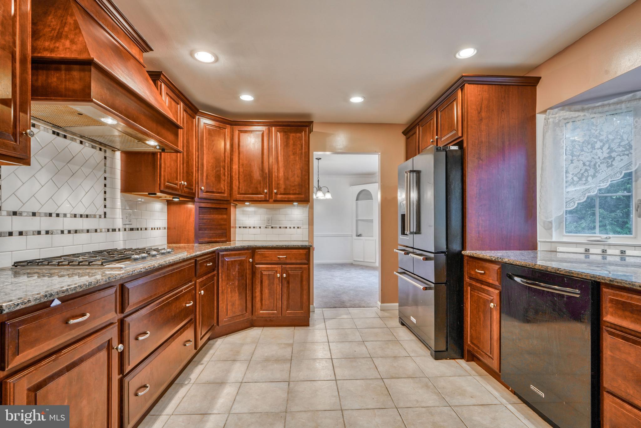 3155 Raintree Road York, PA 17404 - Photo 21 of 47 Open Kitchen w/Recessed Lighting