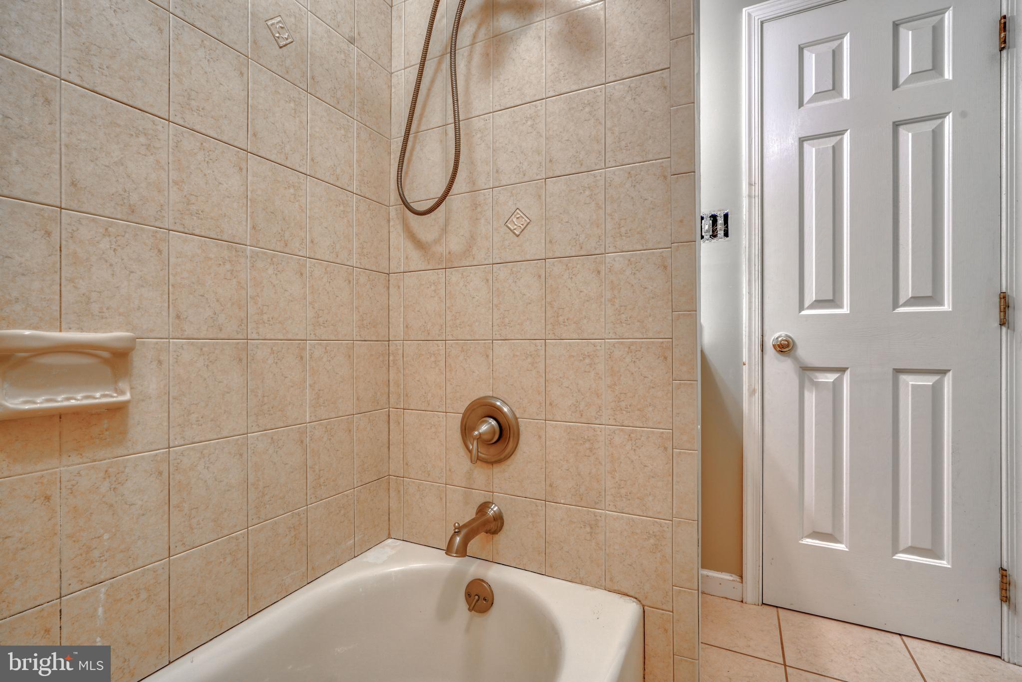 3155 Raintree Road York, PA 17404 - Photo 39 of 47 Second Bathroom