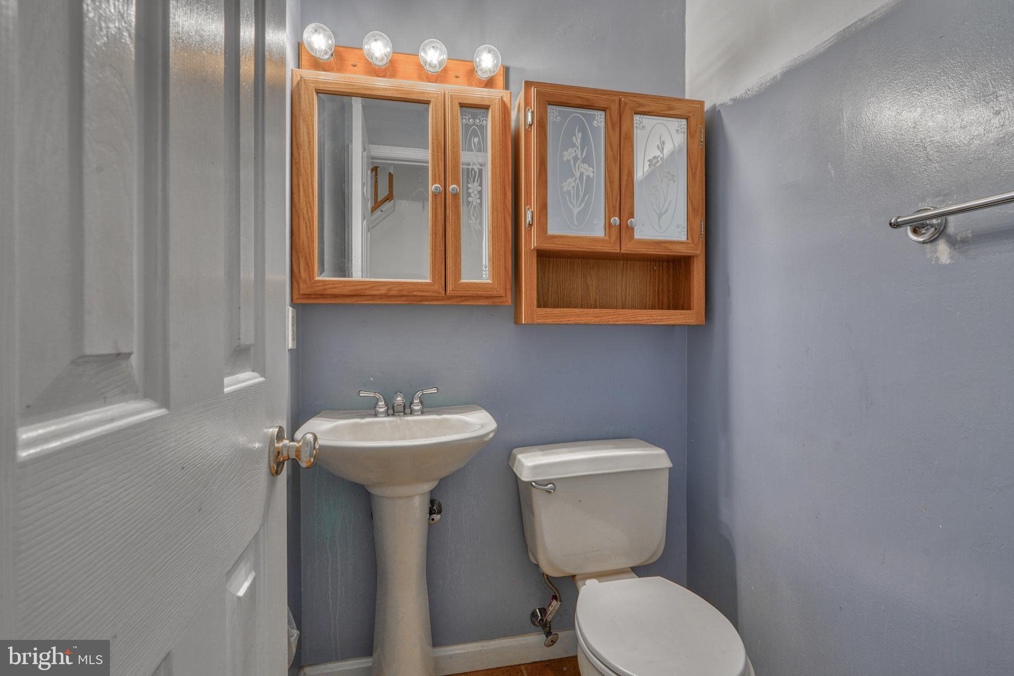 3155 Raintree Road York, PA 17404 - Photo 9 of 47 First Level Half Bath