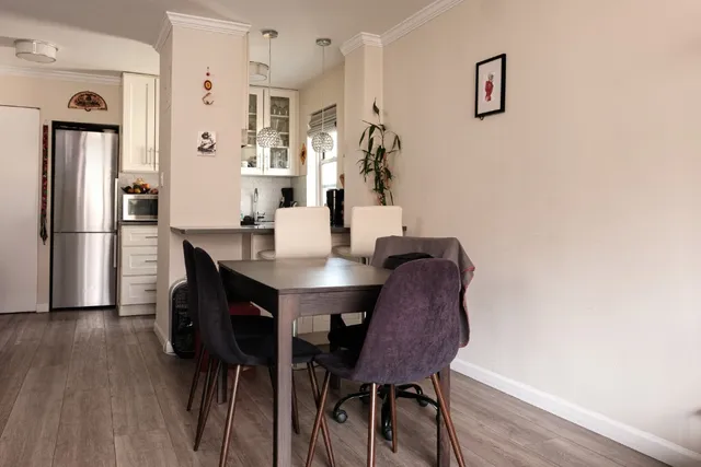 $549,000 | 435 East 77th Street, Unit 8G | Upper East Side