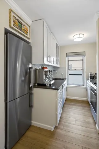 $549,000 | 435 East 77th Street, Unit 8G | Upper East Side