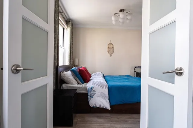 $549,000 | 435 East 77th Street, Unit 8G | Upper East Side