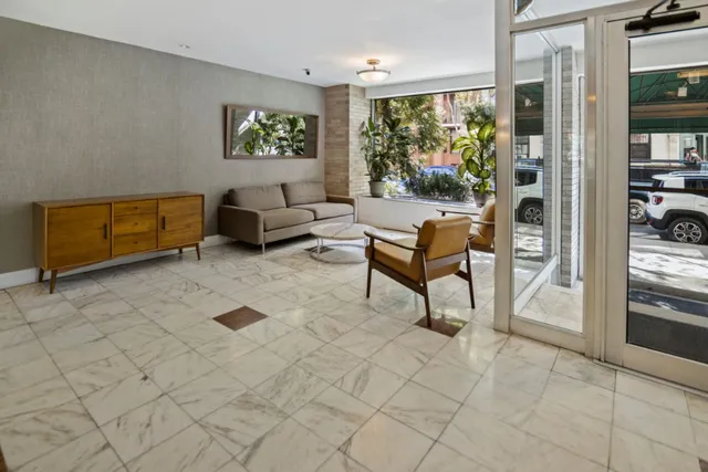 $549,000 | 435 East 77th Street, Unit 8G | Upper East Side