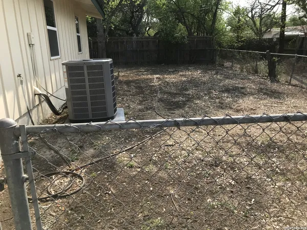 $2,100 | 4626 Duquesne Drive, San Antonio, TX 78229