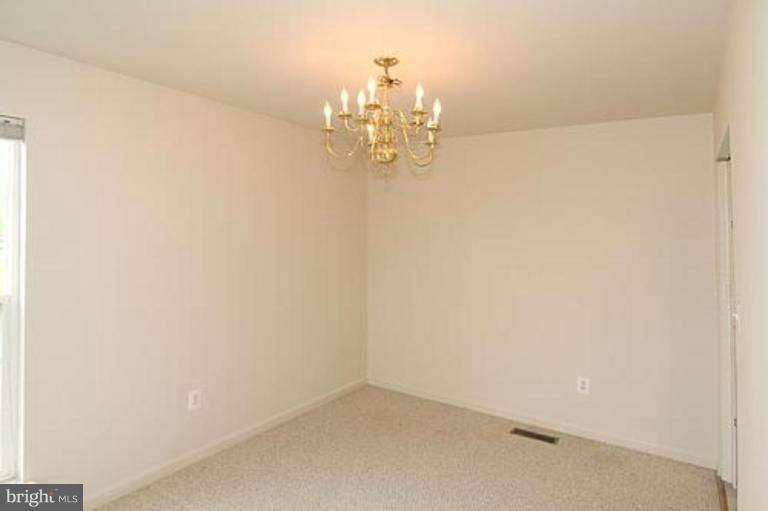 1900 Grey Castle Way Silver Spring, MD 20903 - Photo 8 of 16 Dining Room