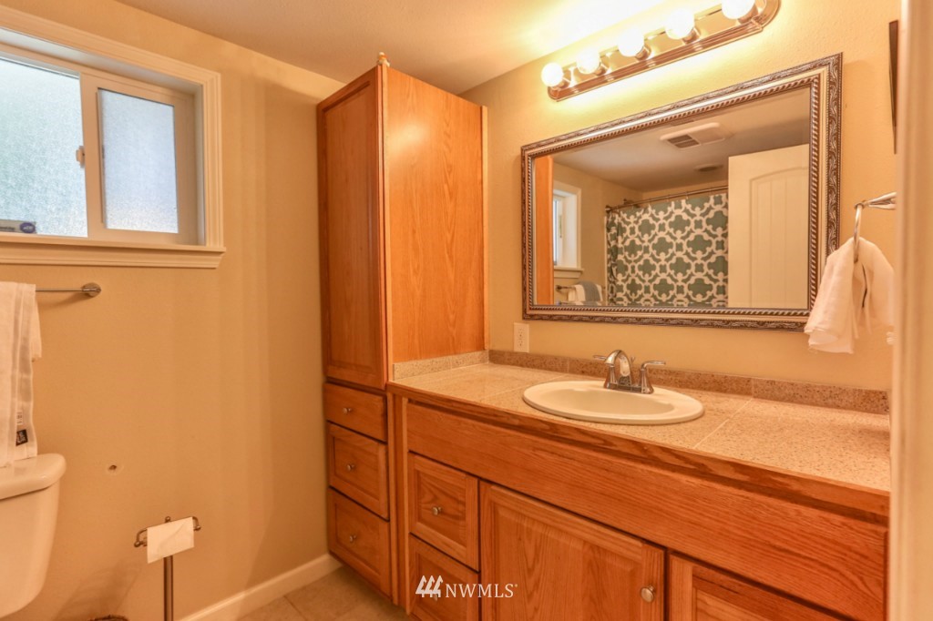 349 Southwest Dogwood Road Port Orchard, WA 98367 - Photo 11 of 25 Gallery Image 11