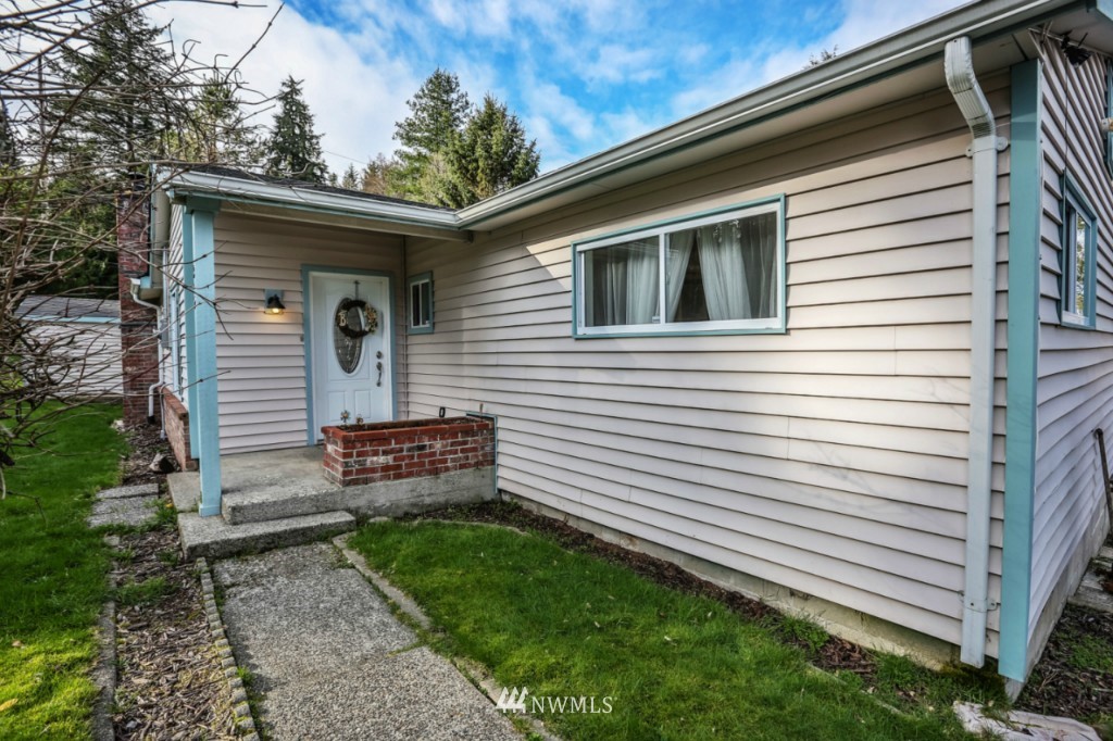 349 Southwest Dogwood Road Port Orchard, WA 98367 - Photo 18 of 25 Gallery Image 18