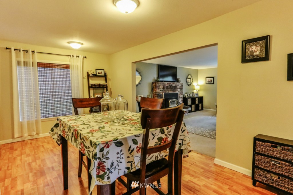 349 Southwest Dogwood Road Port Orchard, WA 98367 - Photo 3 of 25 Gallery Image 3