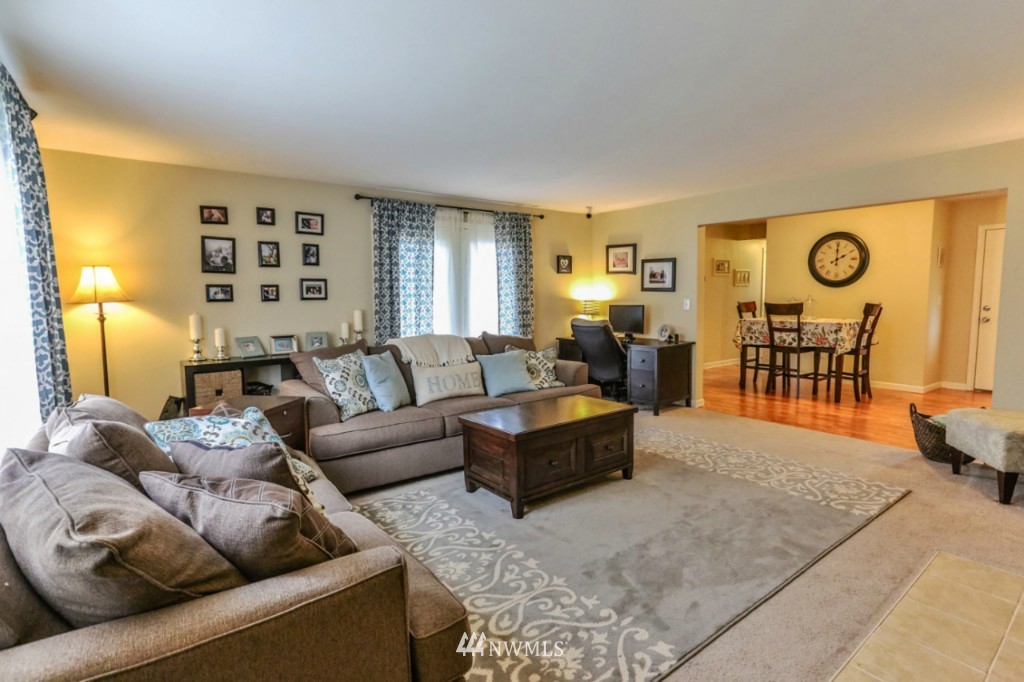 349 Southwest Dogwood Road Port Orchard, WA 98367 - Photo 5 of 25 Gallery Image 5