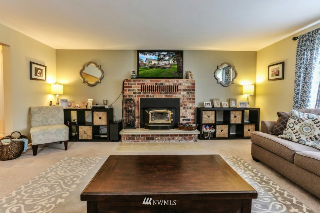 349 Southwest Dogwood Road Port Orchard, WA 98367 - Photo 6 of 25 Gallery Image 6