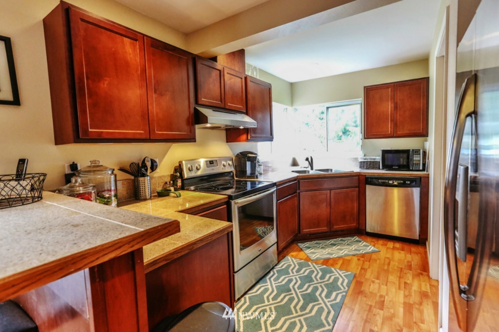 349 Southwest Dogwood Road Port Orchard, WA 98367 - Photo 7 of 25 Gallery Image 7