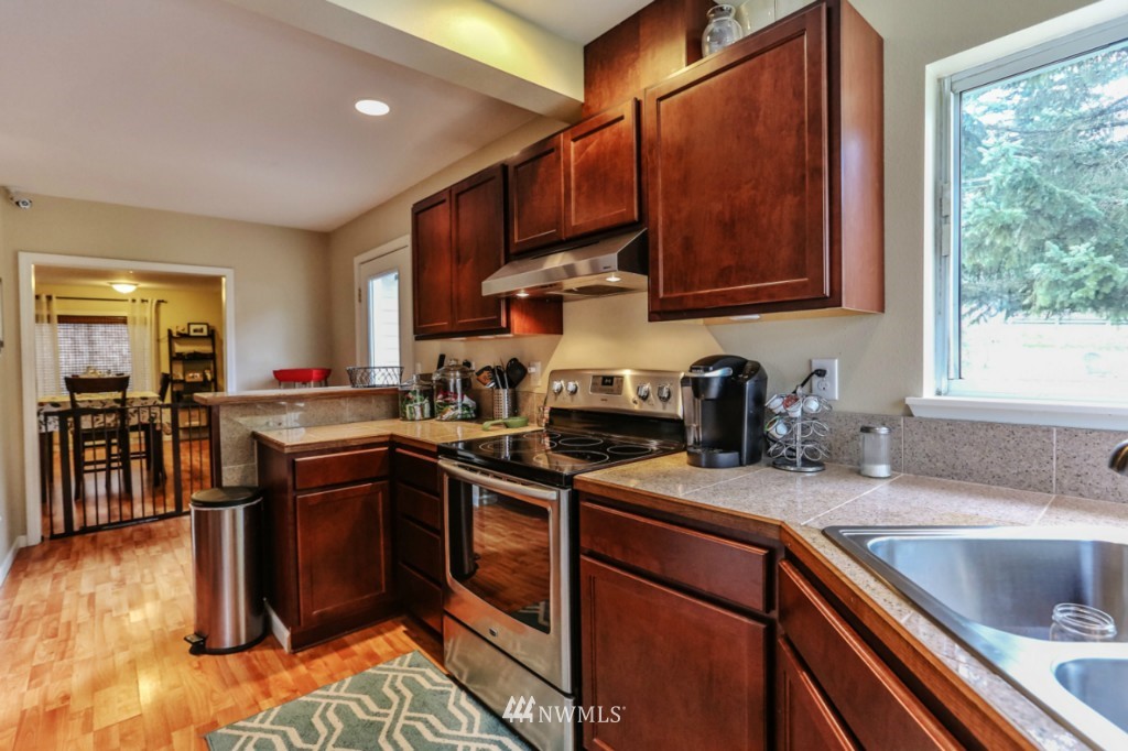 349 Southwest Dogwood Road Port Orchard, WA 98367 - Photo 8 of 25 Gallery Image 8
