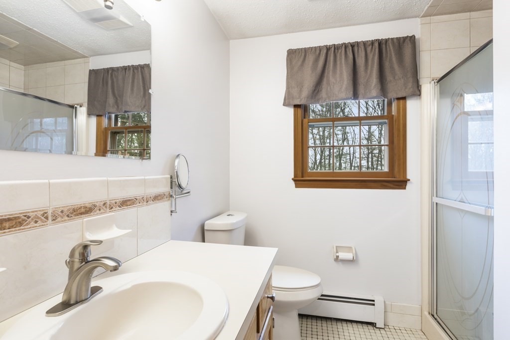 71 Evergreen Road Tewksbury, MA 01876 - Photo 17 of 39 Gallery Image 17