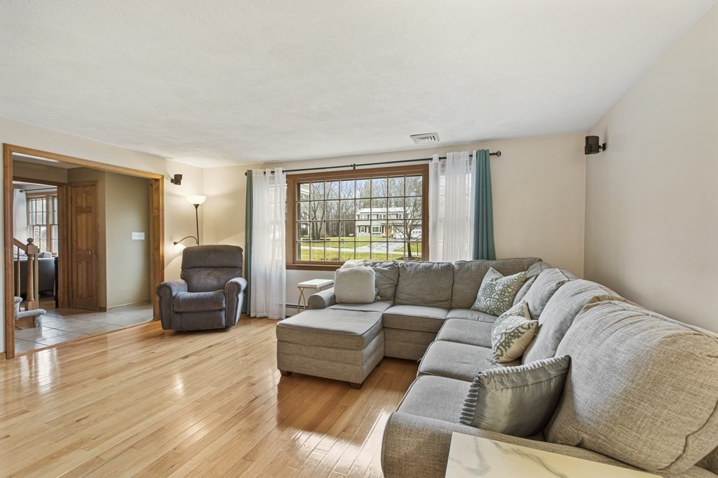 71 Evergreen Road Tewksbury, MA 01876 - Photo 4 of 39 Gallery Image 4