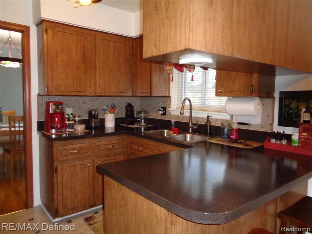 40928 Pickett Ridge Road Sterling Heights, MI 48313 - Photo 10 of 23
