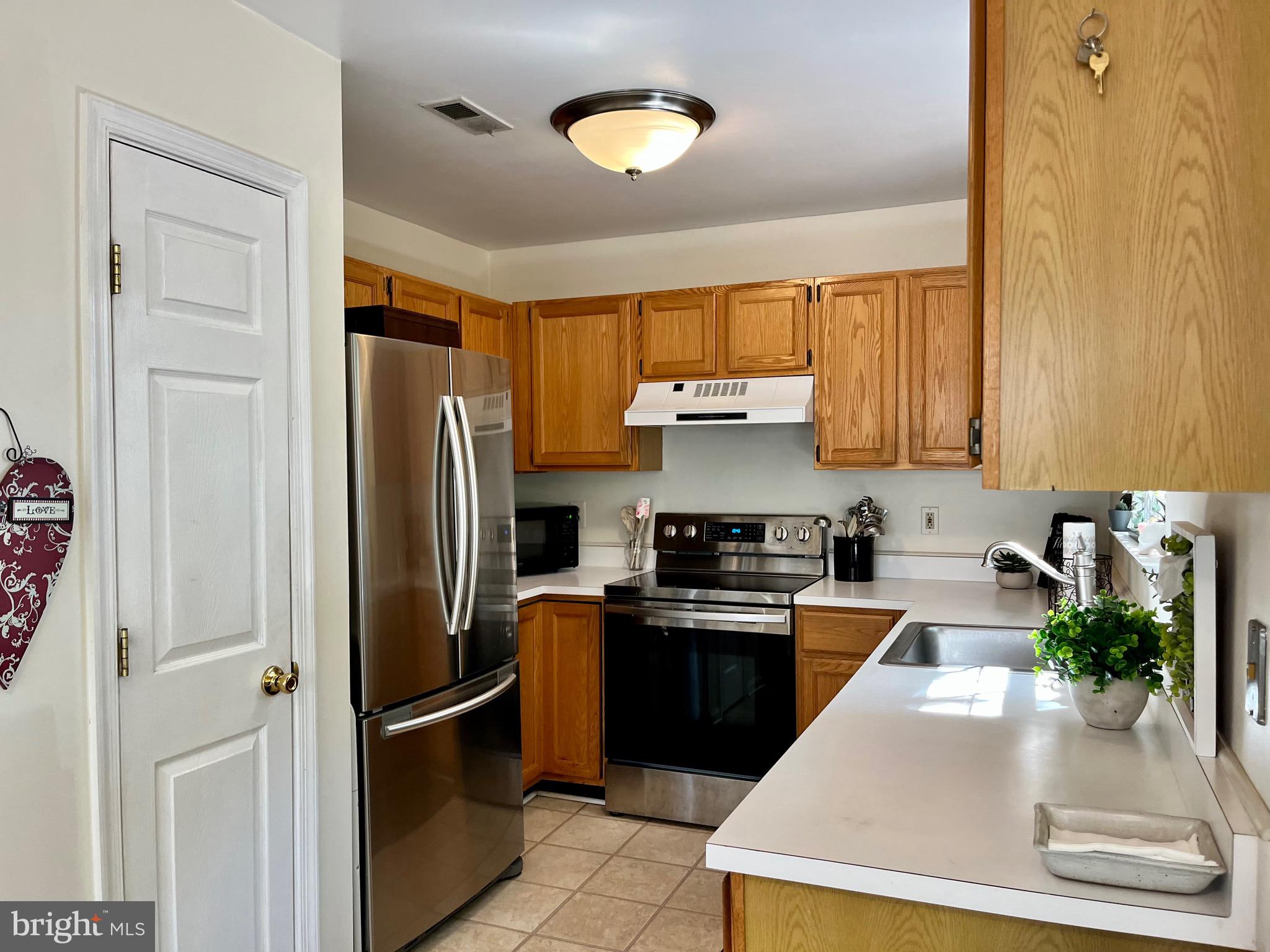 2207 Commissary Circle Odenton, MD 21113 - Photo 18 of 36