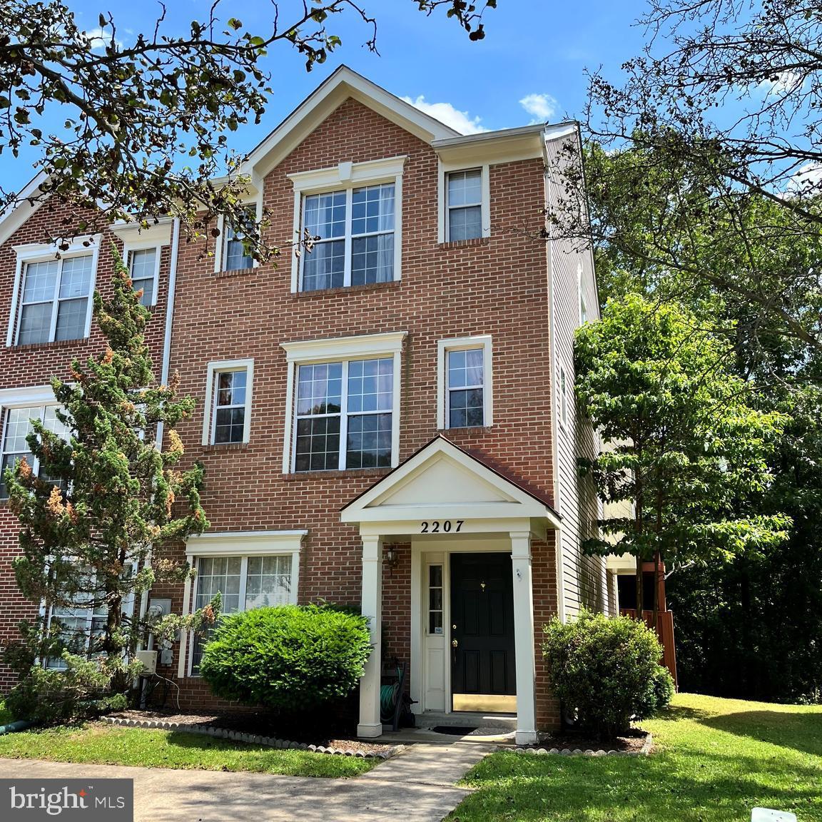 2207 Commissary Circle Odenton, MD 21113 - Photo 2 of 36