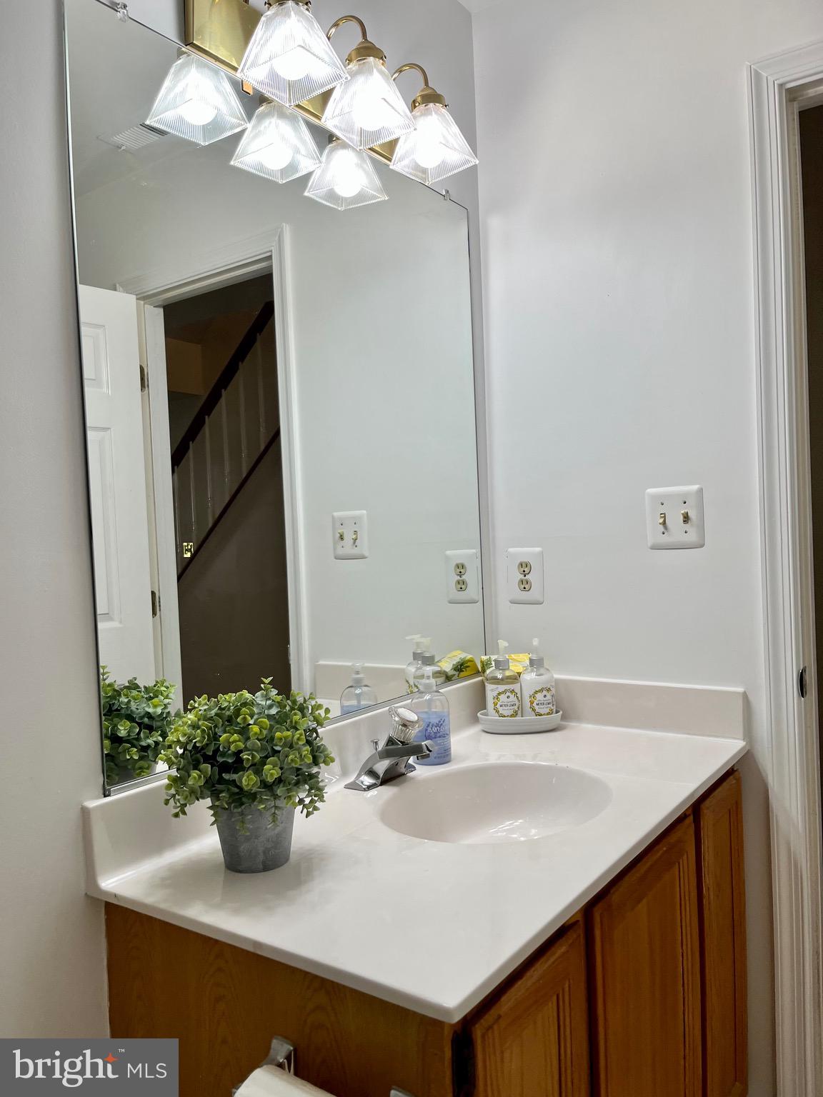 2207 Commissary Circle Odenton, MD 21113 - Photo 9 of 36