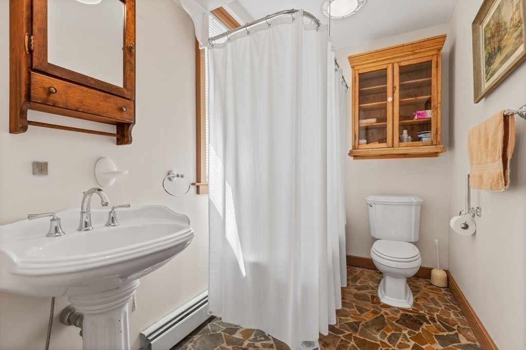 6 Q Street Hull, MA 02045 - Photo 11 of 28 Gallery Image 11