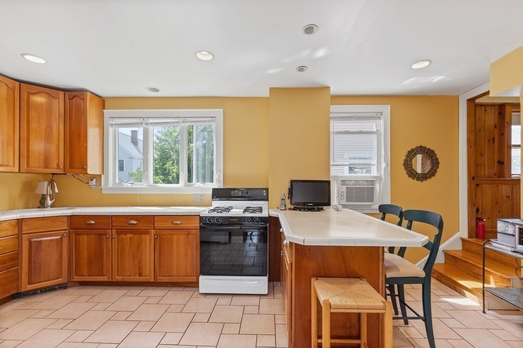 6 Q Street Hull, MA 02045 - Photo 8 of 28 Gallery Image 8