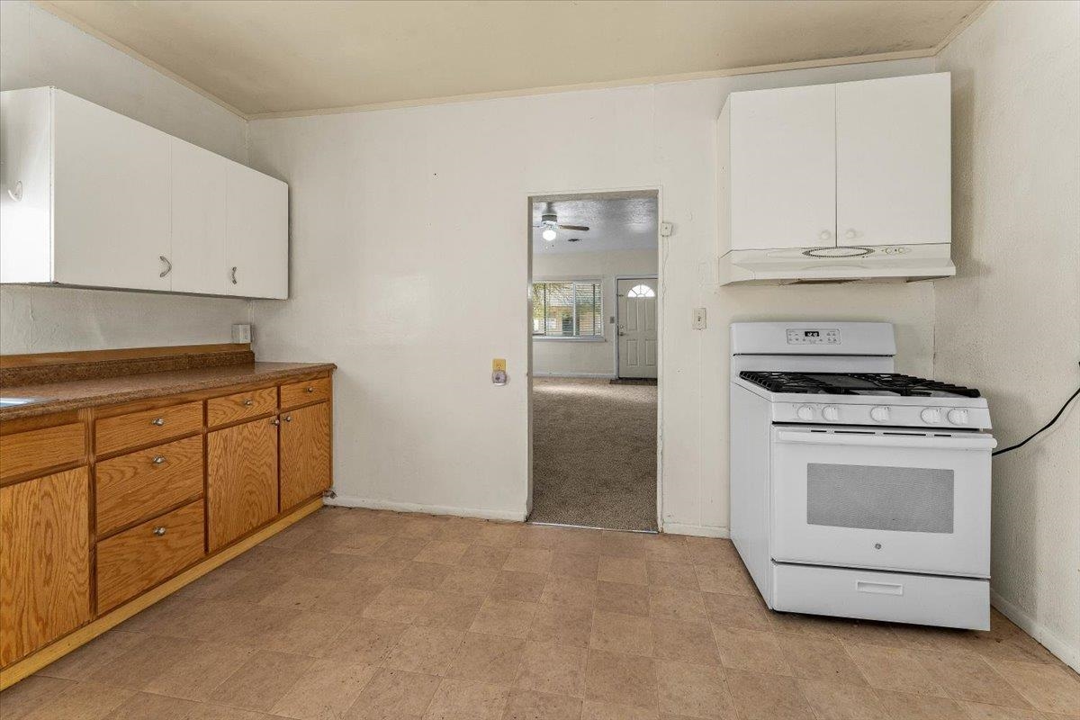 532 Madison Street Red Bluff, CA 96080 - Photo 11 of 35