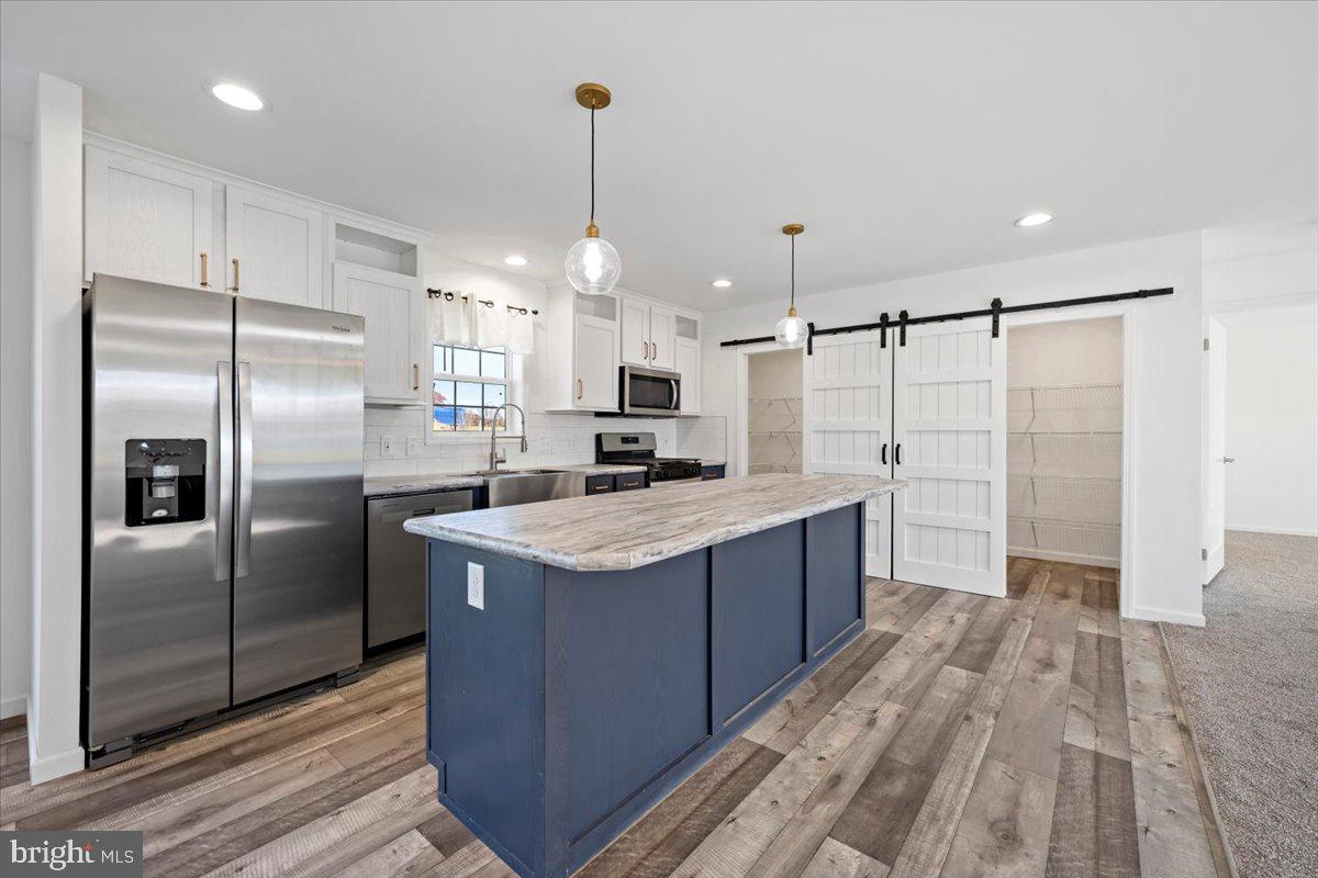 1410 Heytesbury Road Walnutport, PA 18088 - Photo 11 of 37 Modern kitchen with stylish finishes.