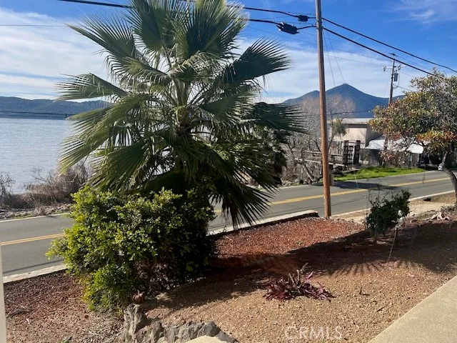 a dinning table and chairs in the patio