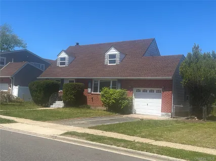 $699,000 | 44 Ontario Avenue, Plainview, NY 11803