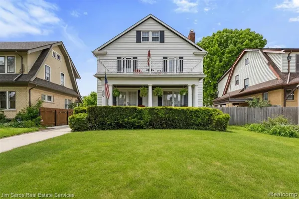 $495,000 | 1215 Nottingham Road, Grosse Pointe Park, MI 48230