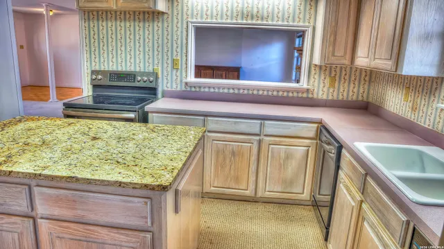 $550,000 | 196 Canal Cir Drive, Rio Frio, TX 78879