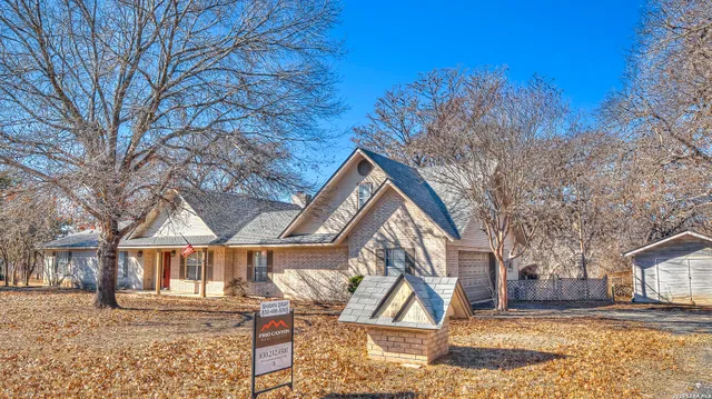 $550,000 | 196 Canal Cir Drive, Rio Frio, TX 78879