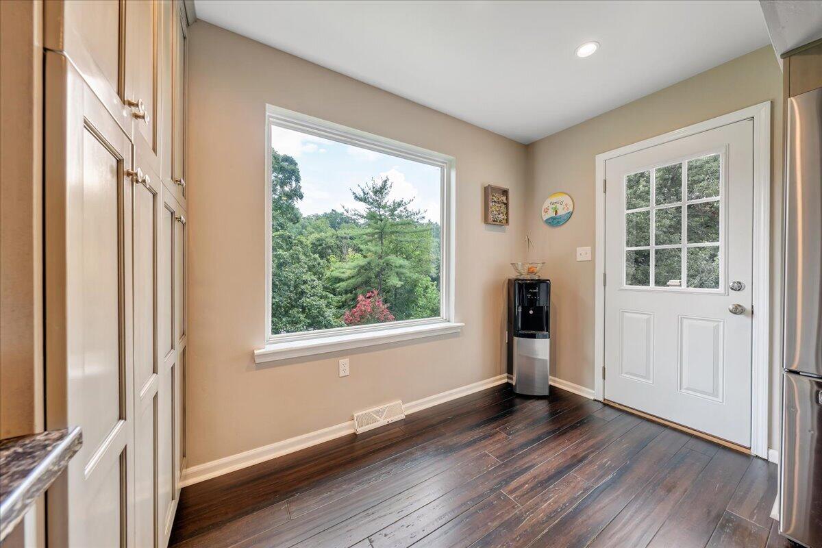 3702 Winding Way Road Southwest Roanoke, VA 24015 - Photo 20 of 80 020-MIB02222