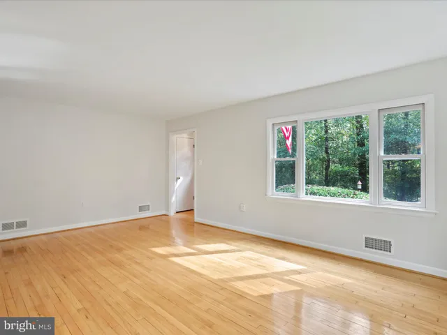 $750,000 | 20830 Peach Tree Road, Dickerson, MD 20842