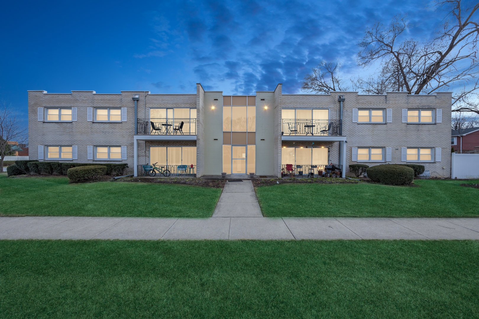 18310 Cherry Creek Drive, Unit 3 Homewood, IL 60430 - Photo 1 of 12 a view of an apartment with a garden and plants