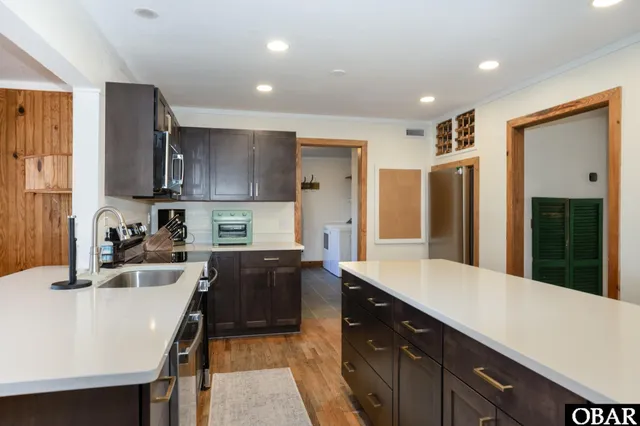 $699,000 | 140 Lighthouse Road, Ocracoke, NC 27960